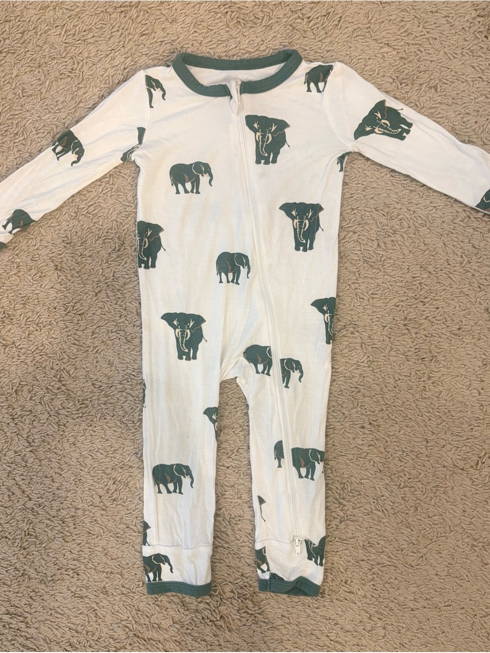 Kyte BABY Bamboo Zippered Romper in Elephant. Original Print. EUC. 6-12 mos.